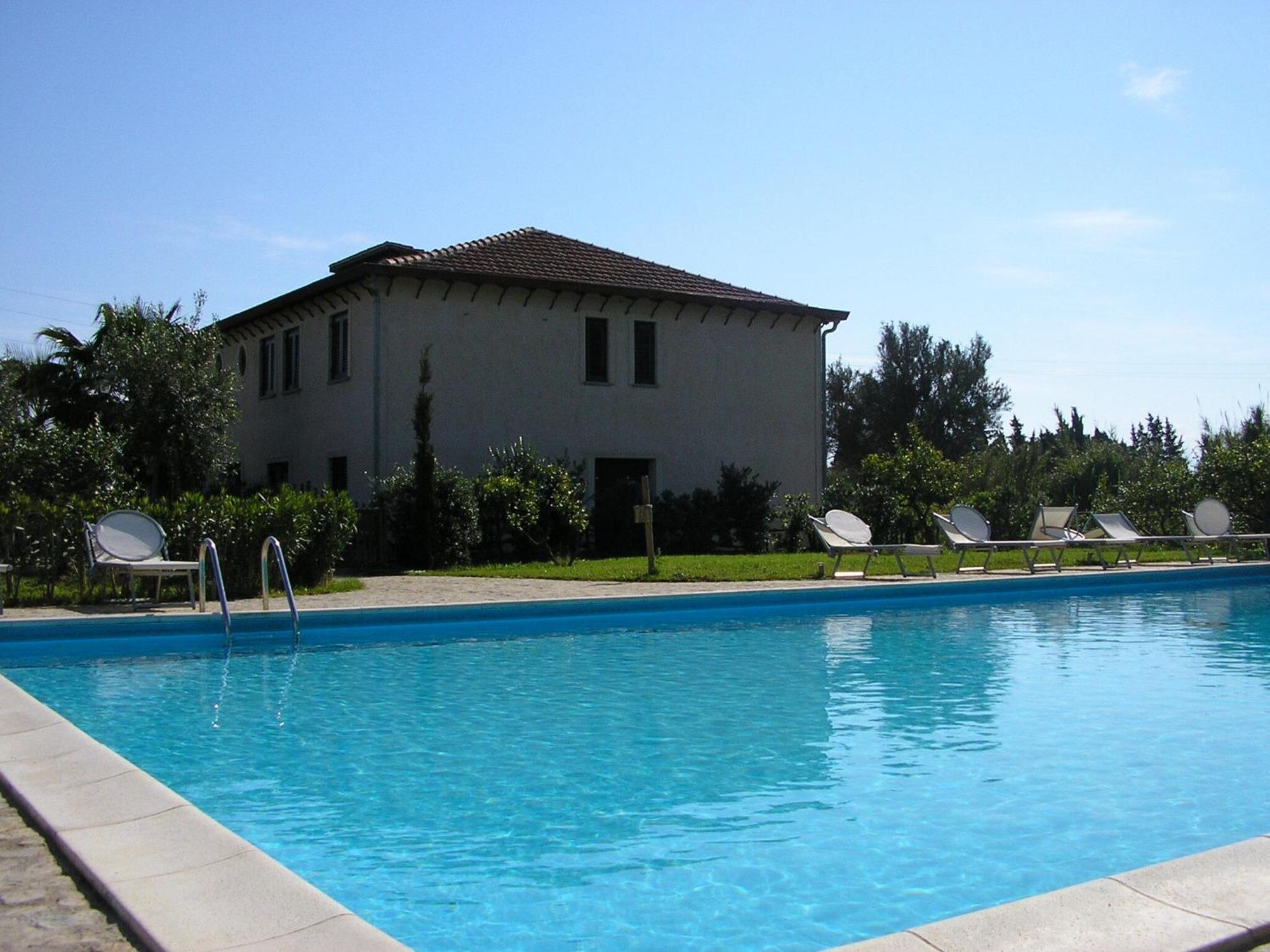Cefala Farm stay *