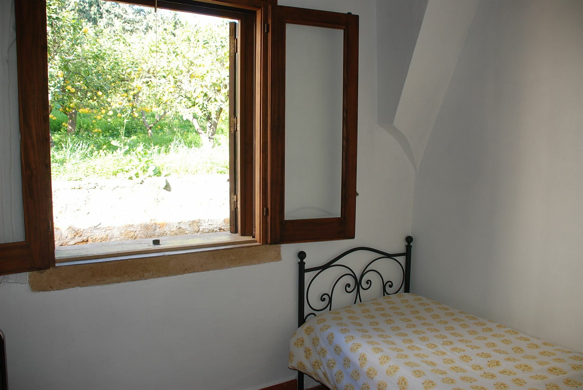 Cefala Farm stay Santa Flavia